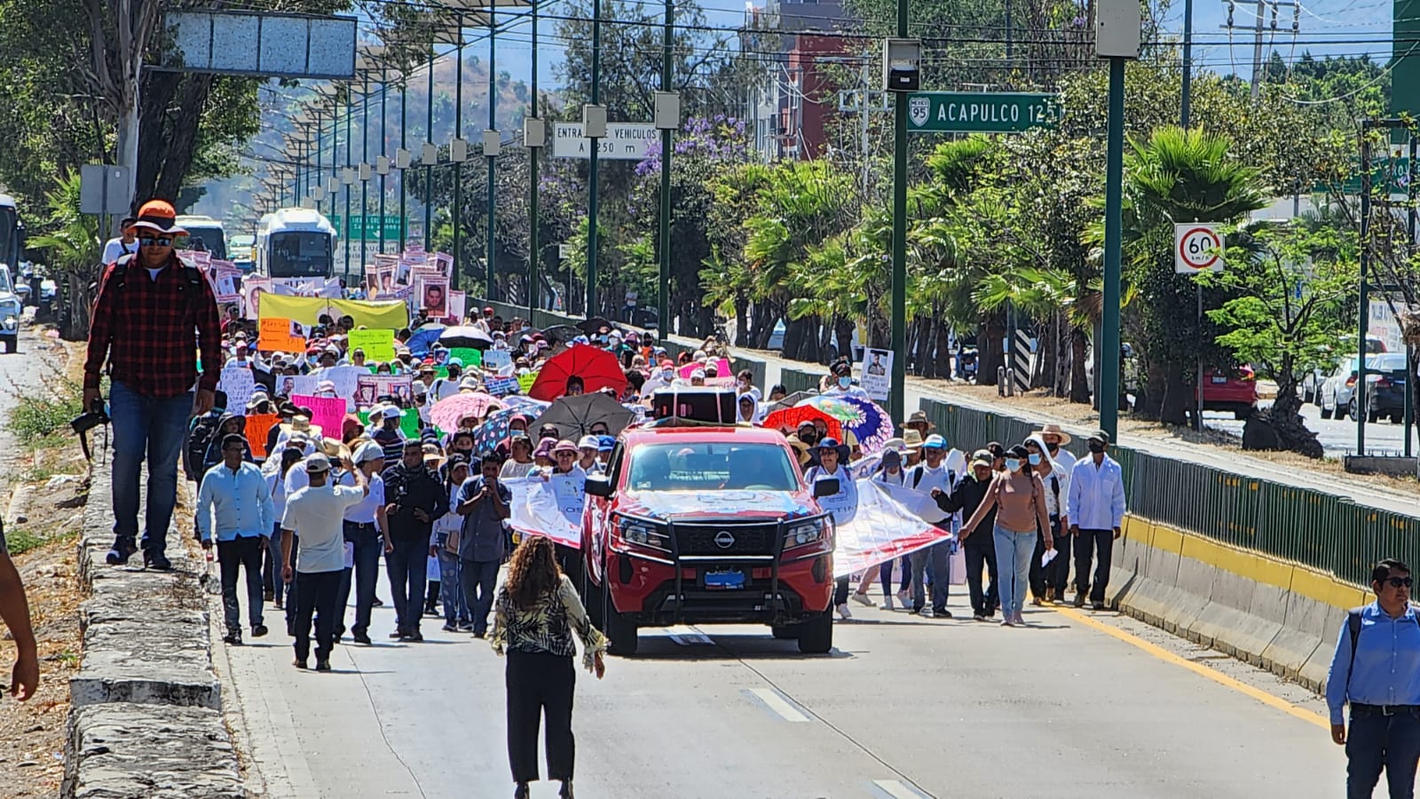 familiares de persona marchan en guerrero 