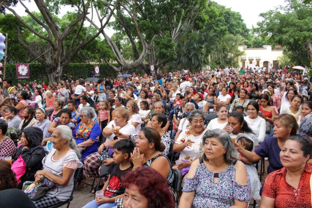 margarita gonzalez se reune con mujeres en temixco