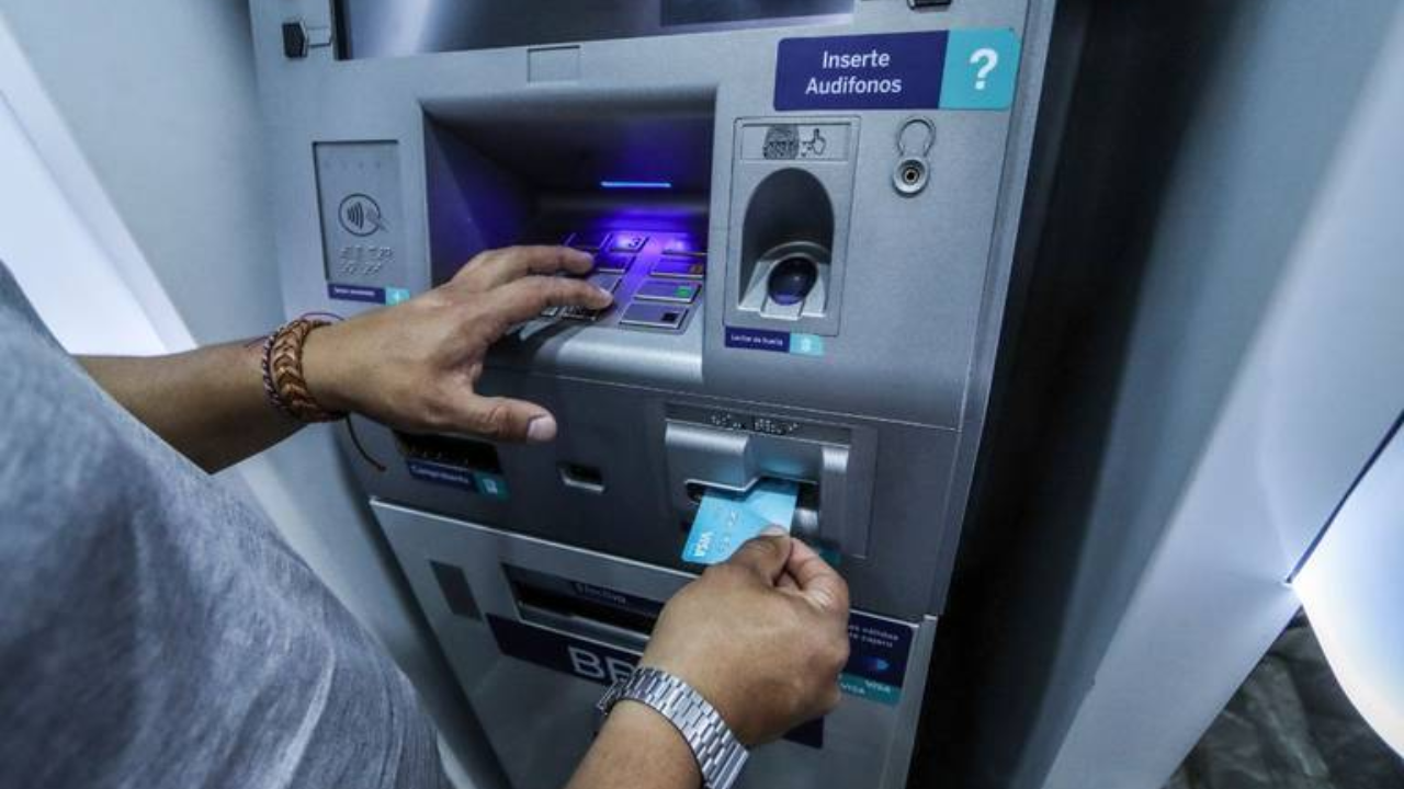 otis planes financiero dinero donde cajero