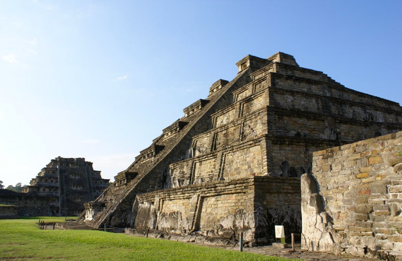 Queman murales en zona arqueológica de Tajín