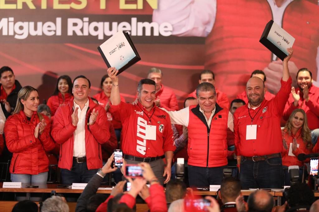 Avala "Va x México" a Manolo Jiménez para gubernatura de Coahuila