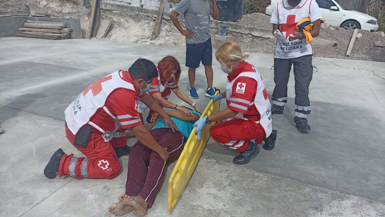 Trabajador sobrevive a descarga eléctrica