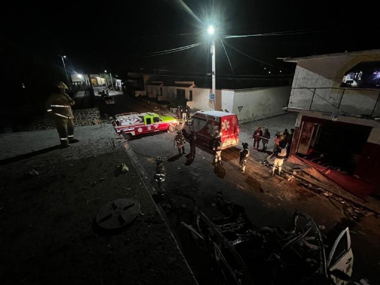 Explota en Estado de México patrulla con pirotecnia