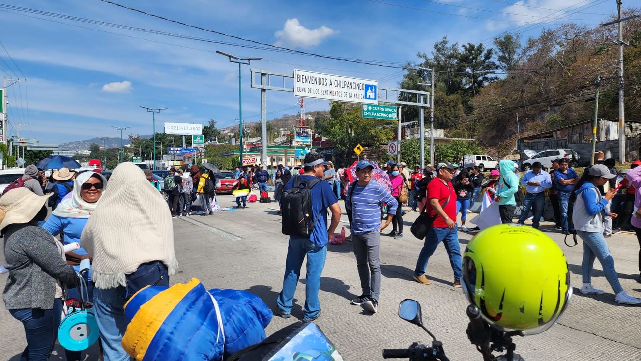 Cierran por media hora la Autopista del Sol