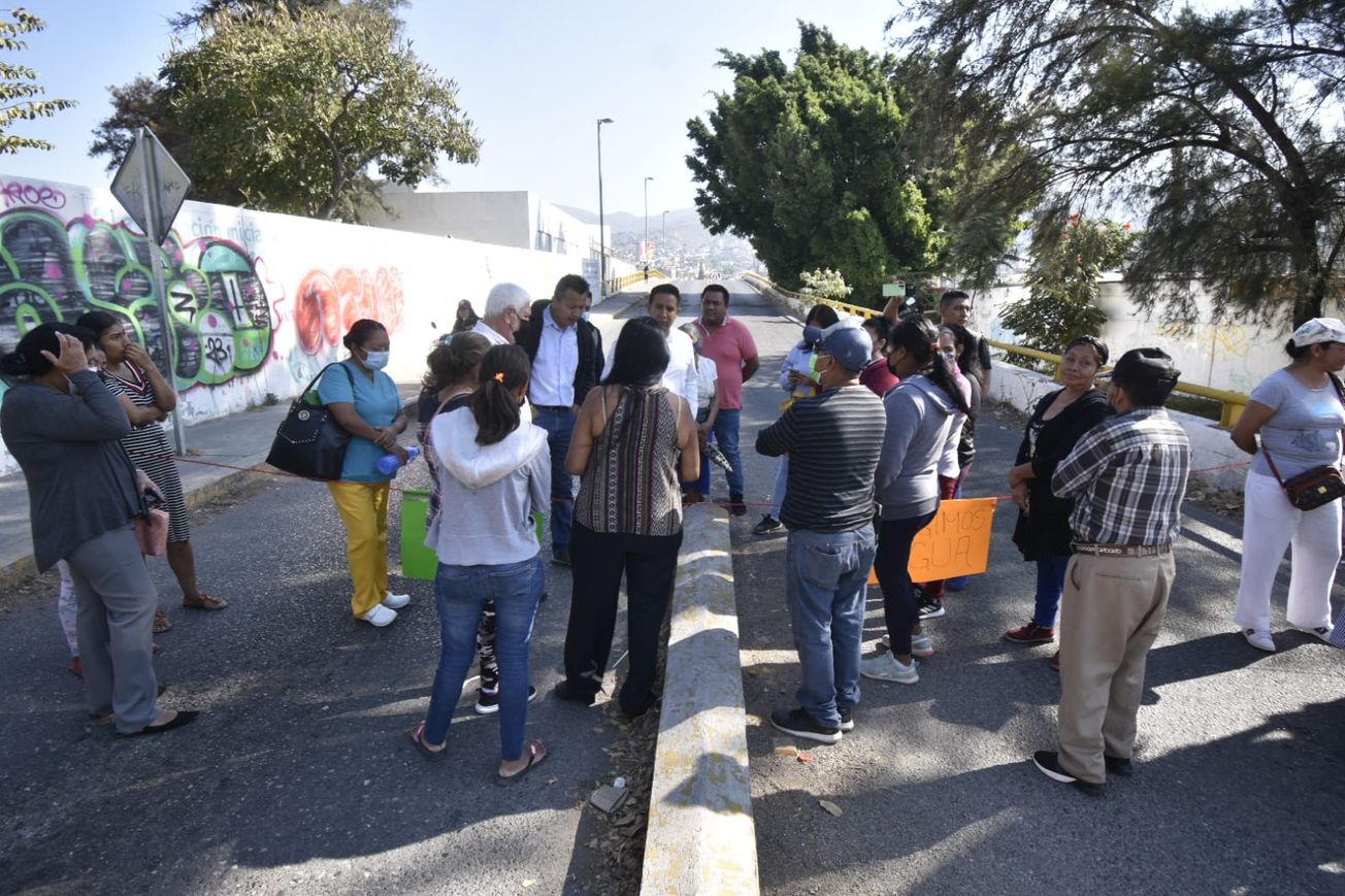 Cierran Puente del Capricho en Guerrero