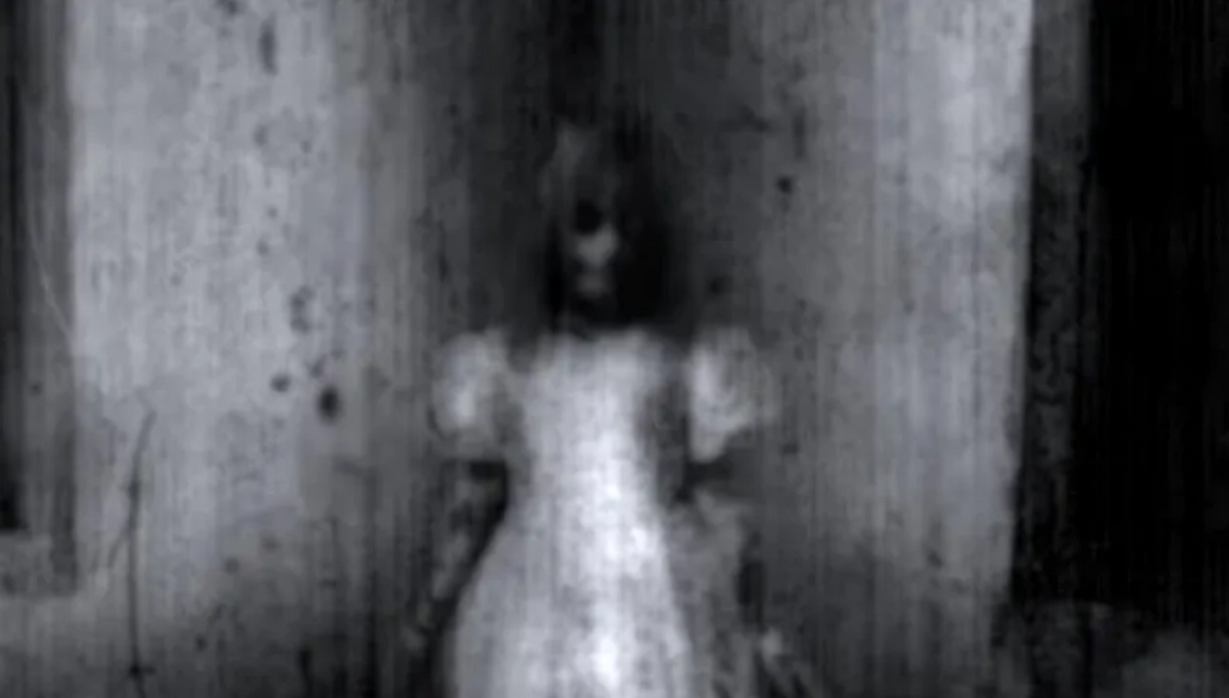 niña fantasma edificio 13