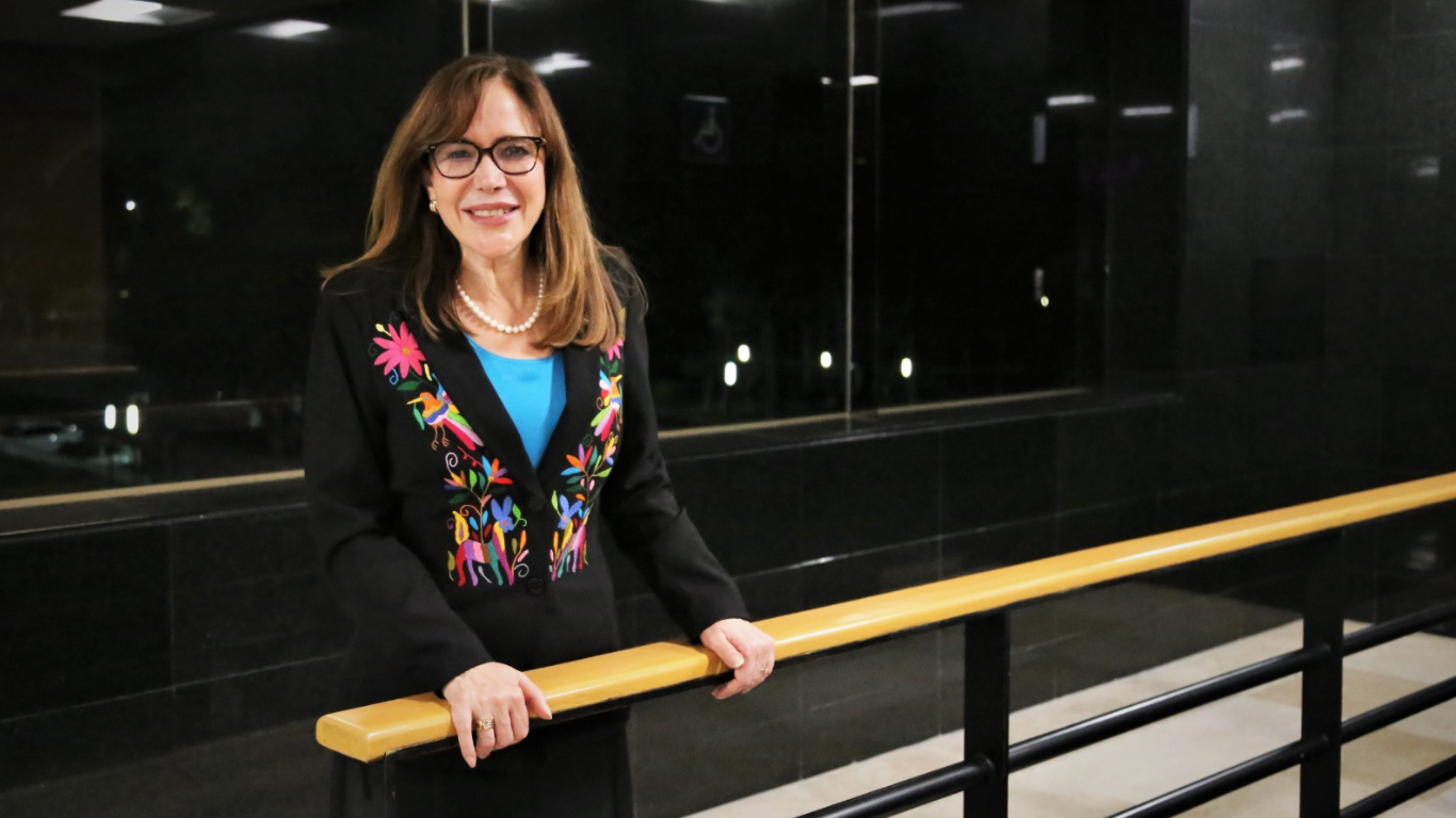 Yeidckol Polevnsky quien es