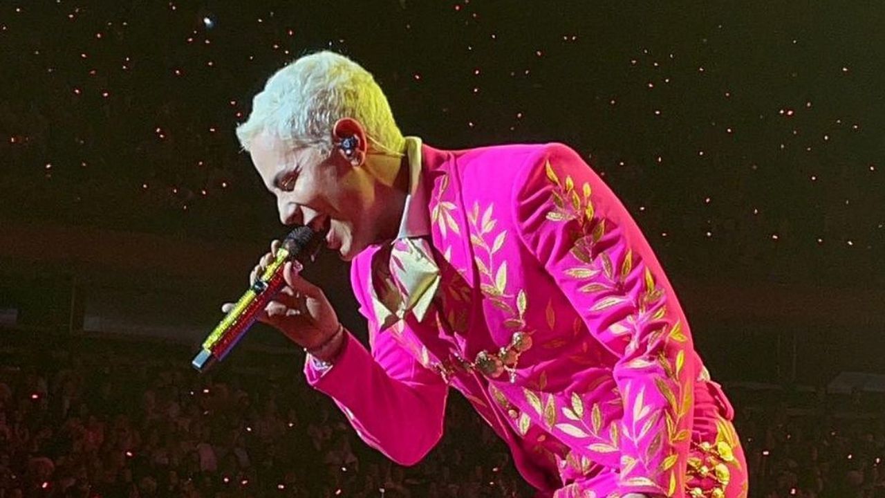 christian chavez criticado charro mariachi rosa