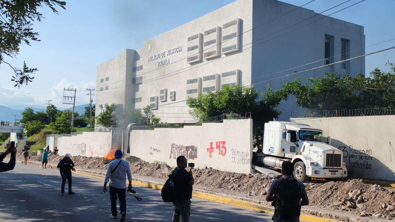iguala 43 normalistas ayotzinapa