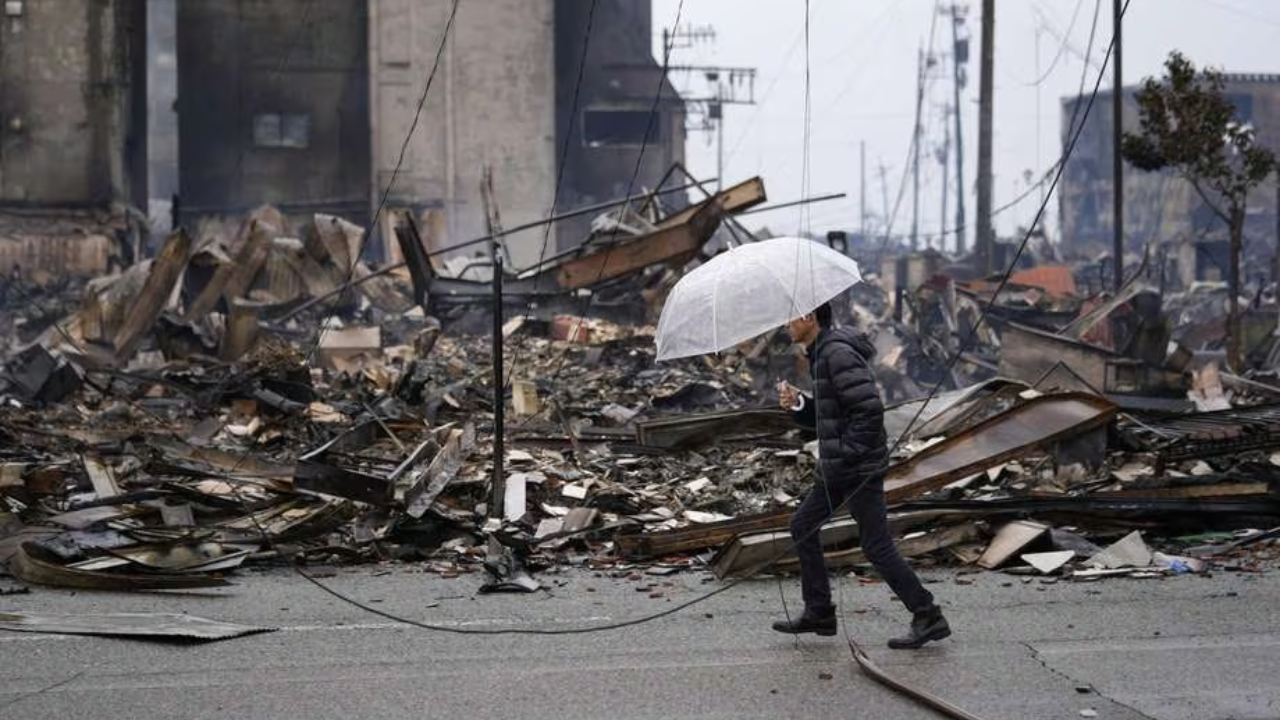 (Imágenes) Terremoto en Japón: Lluvias dificultan labores de rescate