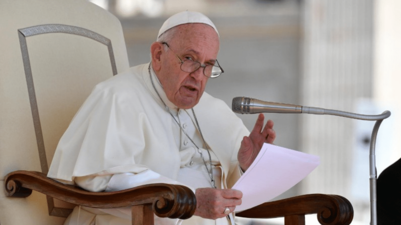 papa francisco vuelce a recaer