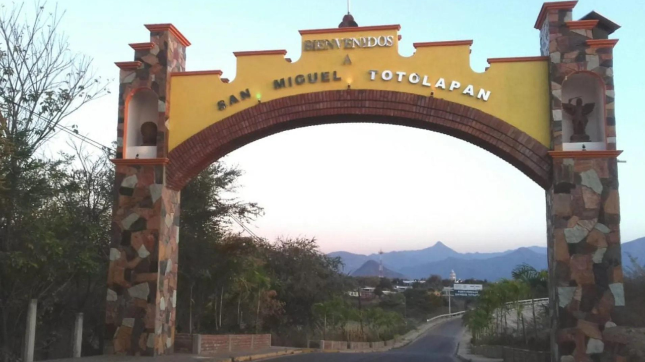 Enfrentamiento de grupos criminales deja al menos 17 fallecidos en San Miguel Totolapan, Guerrero