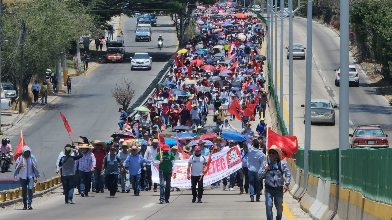 Magisterio entrega pliego petitorio al Gobierno del Estado de Guerrero
