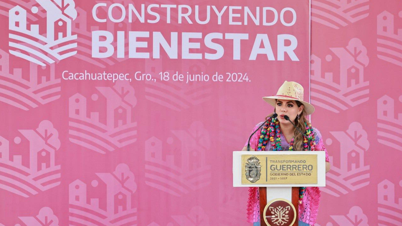 Evelyn Salgado entrega viviendas del programa Construyendo Bienestar