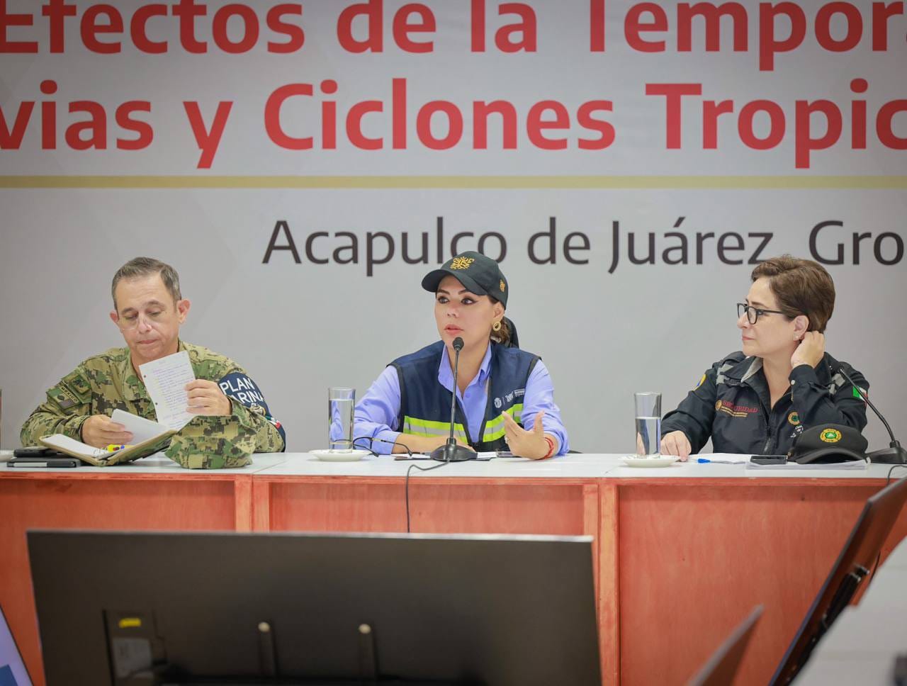 Gobierno de Guerrero atiende incansablemente a familias afectadas por John