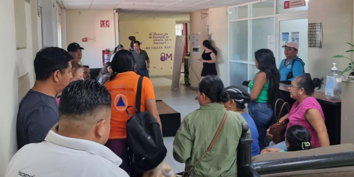 Padres de Familia piden que les devuelvan la escuela que es usada como albergue. 