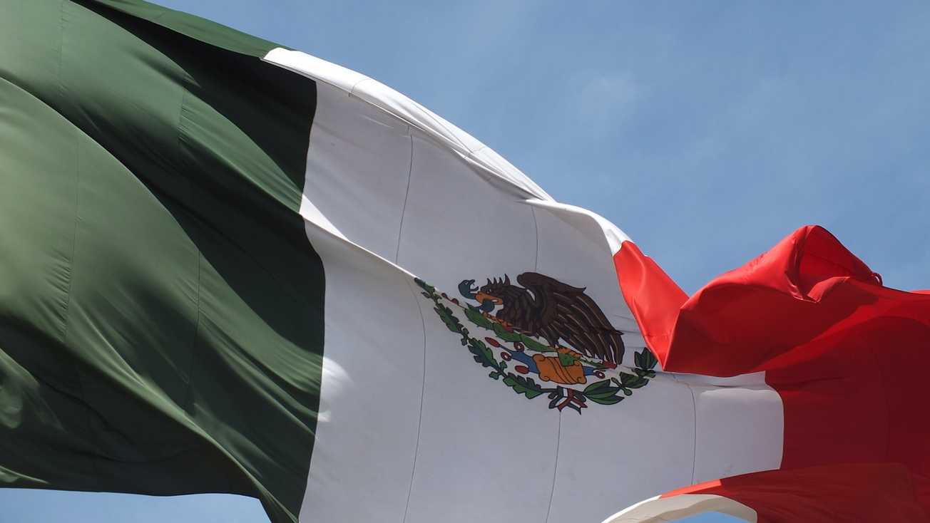 Por qué se conmemora el día de la bandera el 24 de febrero