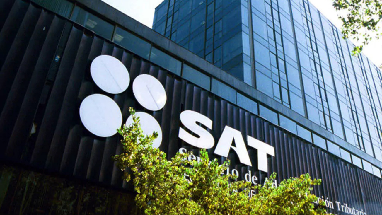 ¿Cuánto tarda el SAT en devolver saldo a favor? ¿Por qué no ha caído?